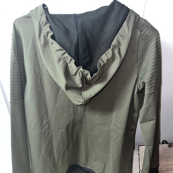 Betsey Johnson women’s size Large Performance Pintuck hooded Jacket olive green - Picture 6 of 6